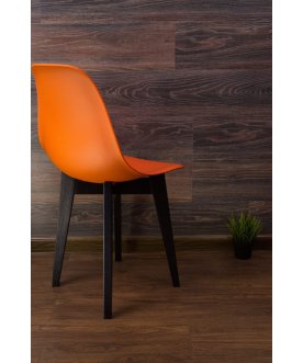 Пластиковый стул Сашш