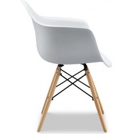 Пластиковый стул Августа