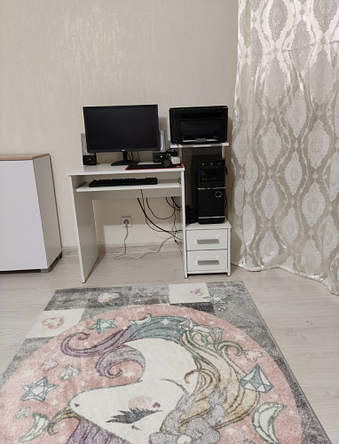 Стол компьютерный Джаз-24 правый белый фото покупателя 125