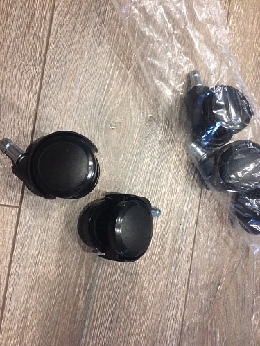 Компьютерное кресло Reus черное фото покупателя 5