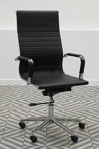 Компьютерное кресло Reus black / chrome из шоурума 2