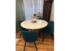 Стул на металлокаркасе Gabi 1 бежевый / черный с серебряными наконечниками фото покупателя 636