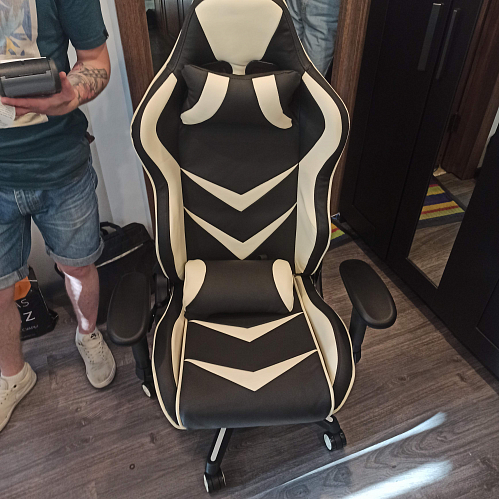 Компьютерное кресло Racer черное / бежевое фото покупателя 123