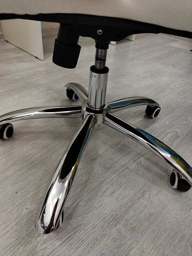 Компьютерное кресло Aragon белое фото покупателя 271