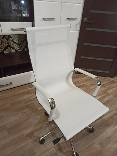 Компьютерное кресло Reus белая сетка / хром фото покупателя 26