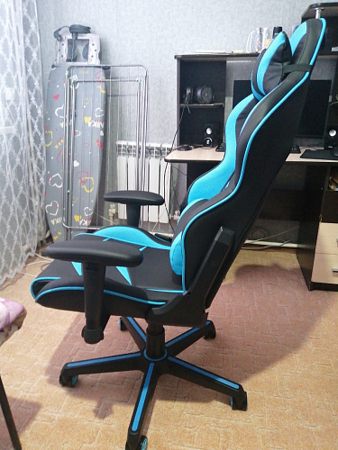 Компьютерное кресло Racer черное / голубое фото покупателя 64