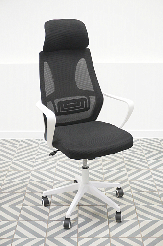 Компьютерное кресло Golem dark gray / gray / white из шоурума 2