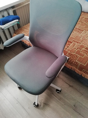 Компьютерное кресло Konfi light gray / blue / white фото покупателя 94