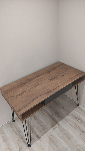 Письменный стол Хиргра 120х60х77 дуб табачный / графит / черный фото покупателя 3