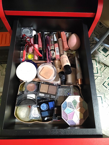 Тумба Ханна черная / красная  - Уцененный экземпляр фото покупателя 128