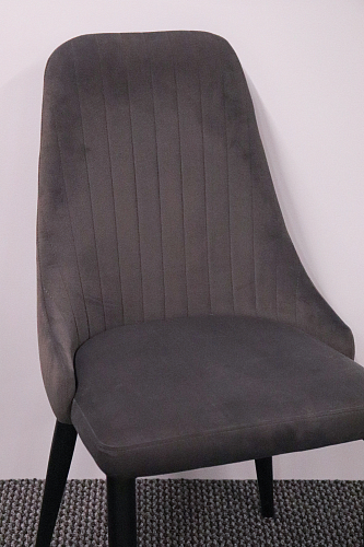 Стул на металлокаркасе Kora light purple / black из шоурума 6