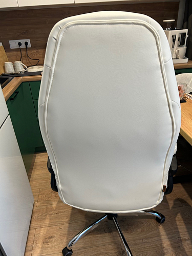 Компьютерное кресло Boss люкс черное фото покупателя 4