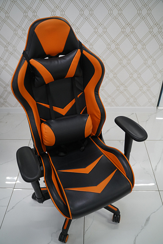 Компьютерное кресло Racer черное / красное из шоурума 4