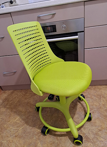 Компьютерное кресло Kiddy салатовое ткань (сетка) фото покупателя 36