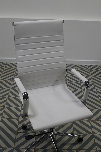 Компьютерное кресло Reus сетка black из шоурума 2