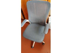 Компьютерное кресло Konfi light gray / white фото покупателя 214