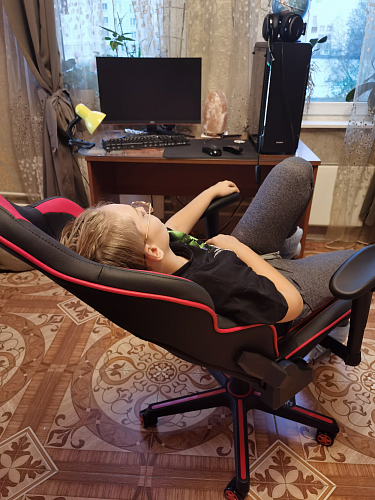 Компьютерное кресло Racer черное / голубое фото покупателя 172