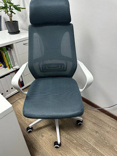 Компьютерное кресло Golem black / white фото покупателя 12