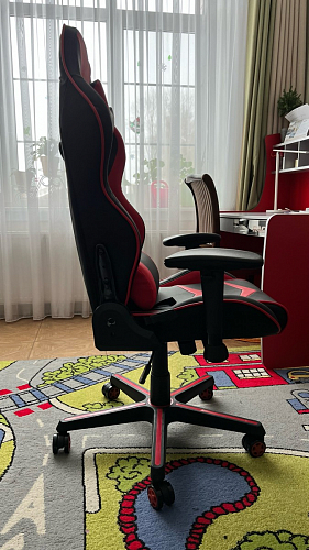 Компьютерное кресло Racer черное / красное фото покупателя 81