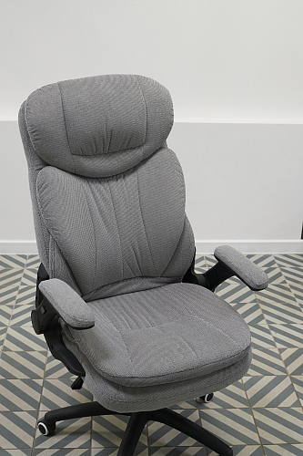 Компьютерное кресло Kolum серое из шоурума 1