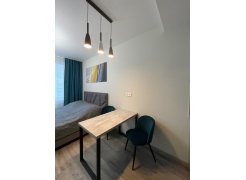 Стул на металлокаркасе Gabi 1 бежевый / черный с серебряными наконечниками фото покупателя 240