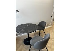 Стул на металлокаркасе Gabi 1 бежевый / черный с серебряными наконечниками фото покупателя 618