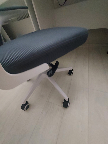 Компьютерное кресло Konfi light gray / blue / white фото покупателя 40