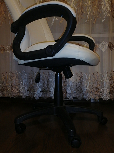 Компьютерное кресло Kadis кремовое фото покупателя 57