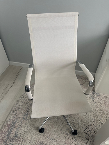 Компьютерное кресло Reus черная сетка / хром фото покупателя 81