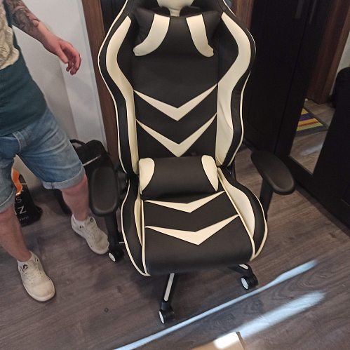 Компьютерное кресло Racer черный / красный / бежевый фото покупателя 70