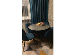 Стул на металлокаркасе Gabi 1 бежевый / черный с серебряными наконечниками фото покупателя 123