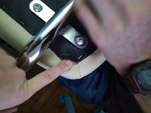 Компьютерный стул Arm бежевый фото покупателя 6