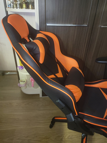 Компьютерное кресло Racer черное / голубое фото покупателя 70