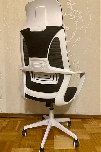 Компьютерное кресло Golem black / white фото покупателя 57