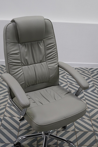 Компьютерное кресло Rik black из шоурума 2