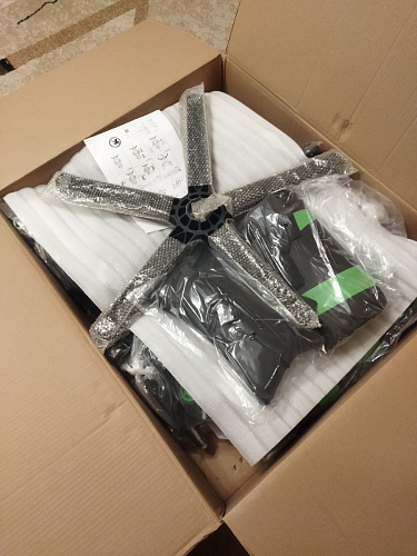 Компьютерное кресло Corvet black / red фото покупателя 14