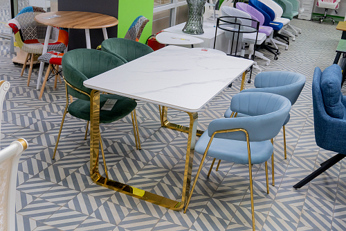 Стул на металлокаркасе Kamelia 1 white fabric / gold из шоурума 1