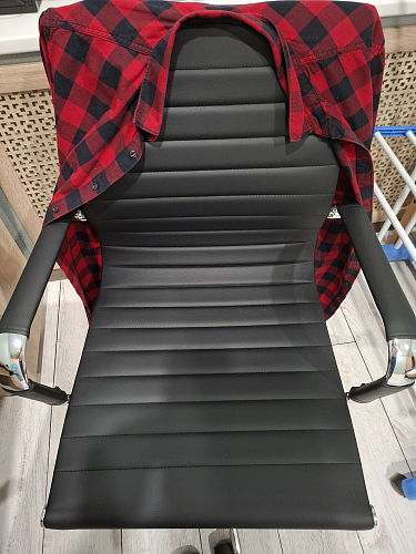 Компьютерное кресло Leo T экокожа черное фото покупателя 2