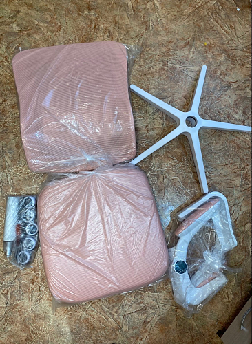 Компьютерное кресло Konfi dark gray / pink / white фото покупателя 7