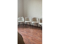 Стул на металлокаркасе Gabi 1 бежевый / черный с серебряными наконечниками фото покупателя 366